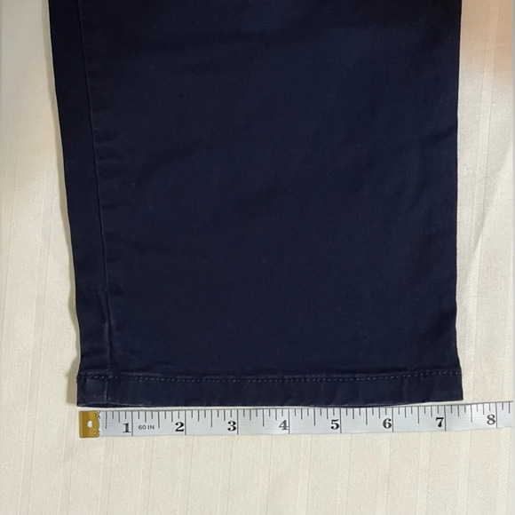 Crown and ivy navy Capri pants. Size 6 - Picture 8 of 11